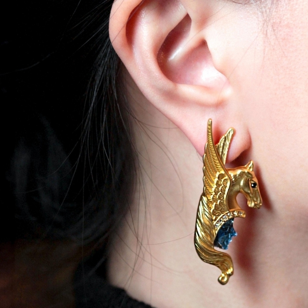 Vintage Kirks Folly Luxury Crystal Winged Pegasus Warrior Face Gold Earrings - Picture 4 of 15